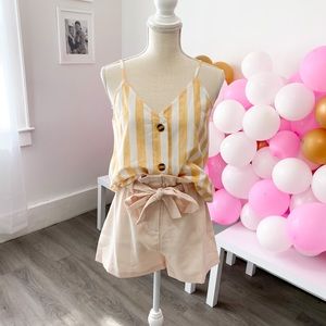 Yellow stripe button tank ☀️💛